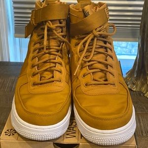 SF Air Force 1 mid - Desert Ochre size 9